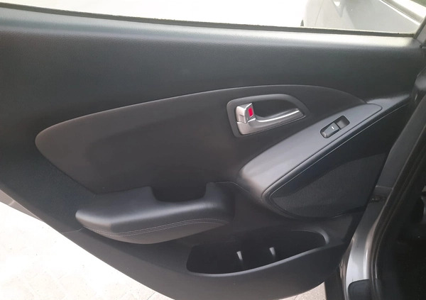 Hyundai Tucson cena 38500 przebieg: 155475, rok produkcji 2012 z Mrągowo małe 301